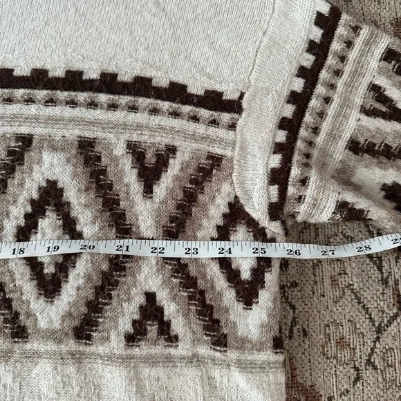 Old Navy Aztec Knit Sweater 2X Plus Size Neutral Geo Pattern Cozy 2X - Picture 7 of 9
